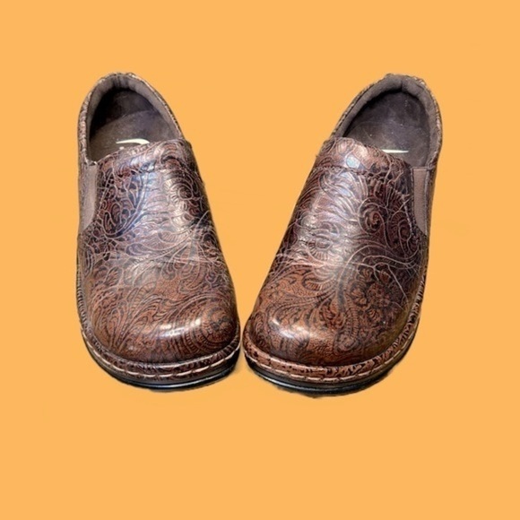 Authentic Klogs Naples Tooled Leather Brown Klogs with TRUcomfort Insoles, 7M - Picture 1 of 13